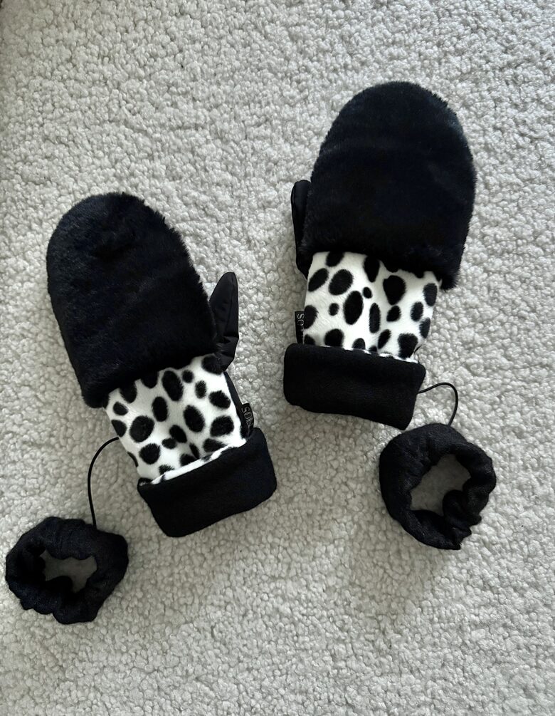 Juodos pirštinės su "antrankiais"