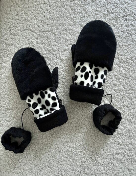 Juodos pirštinės su "antrankiais"